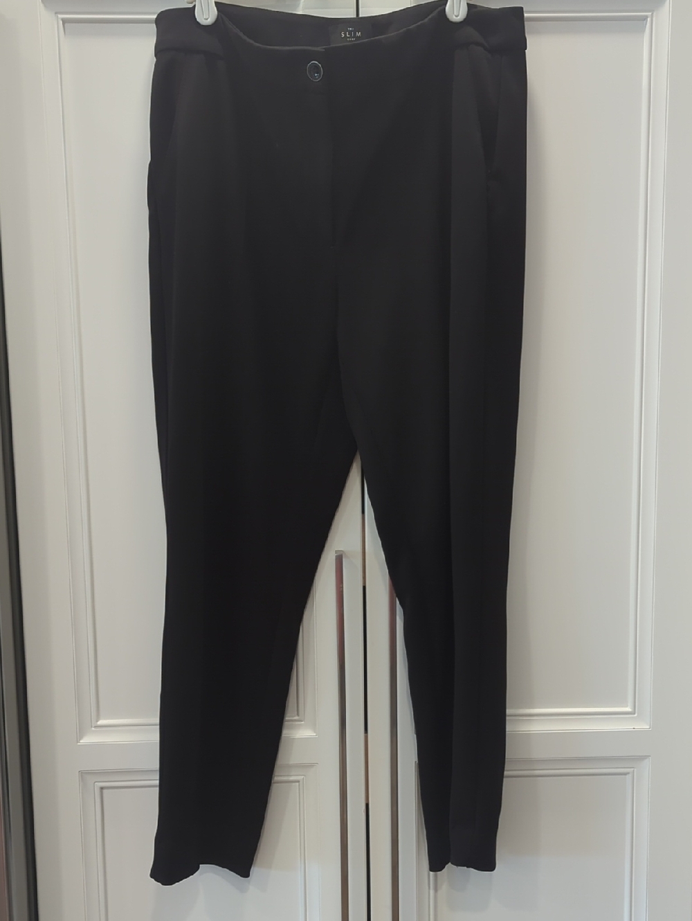 White House Black Market Black Slim Crop Pants